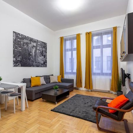 בודפשט Dowtown Home In The Gozsdu Garden מראה חיצוני תמונה