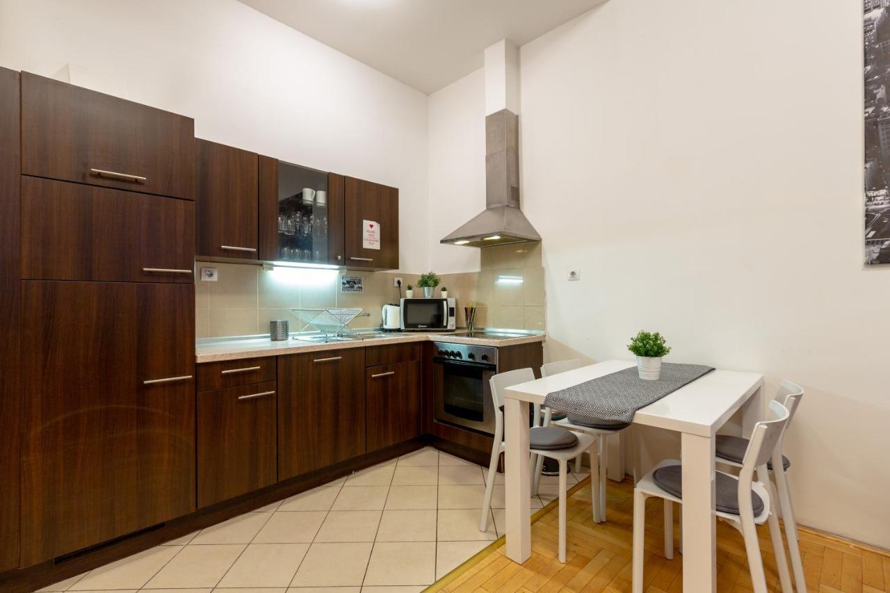 בודפשט Dowtown Home In The Gozsdu Garden מראה חיצוני תמונה